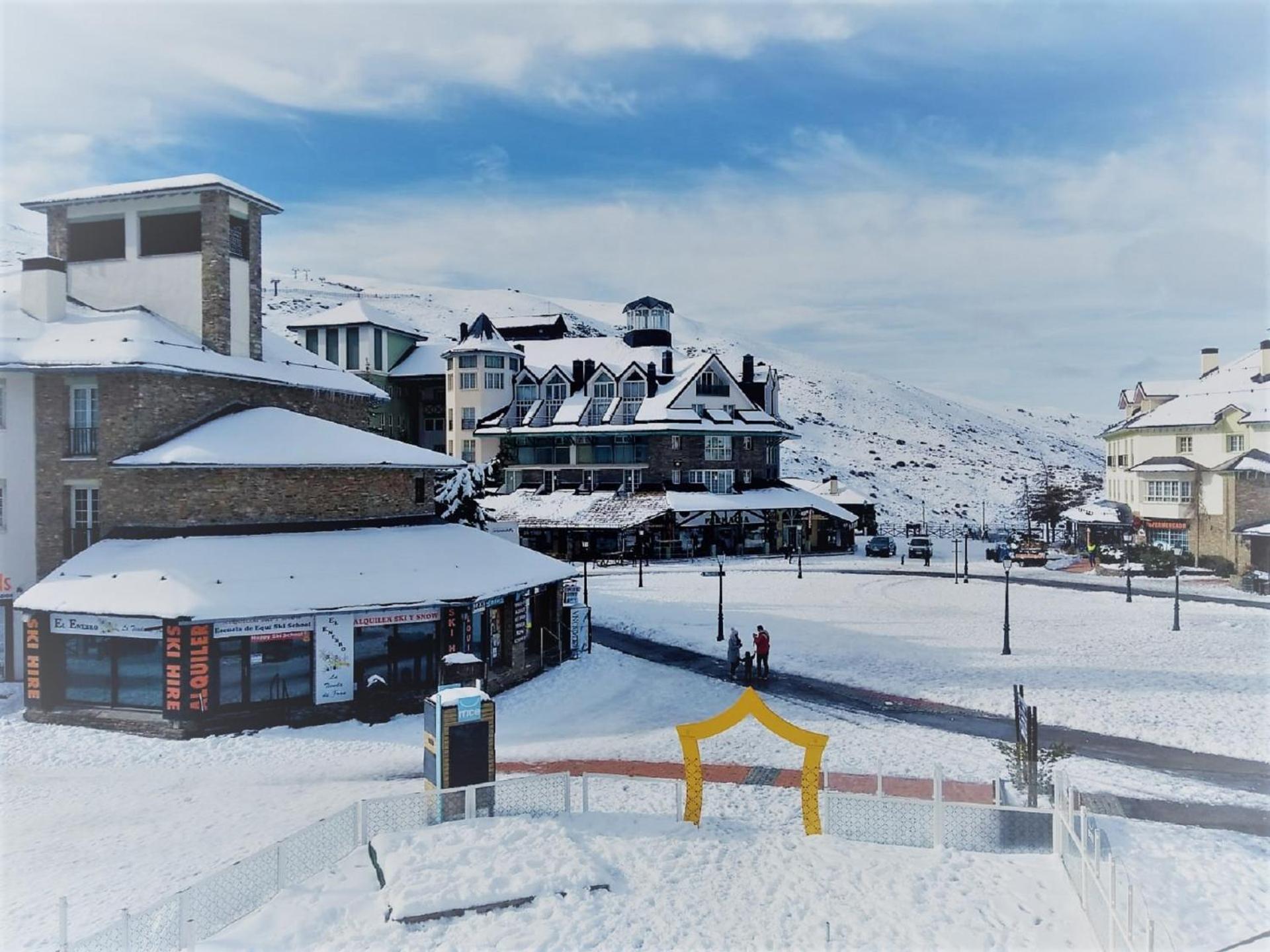 Ski Plaza Sierra Nevada & Zona Baja Exteriör bild